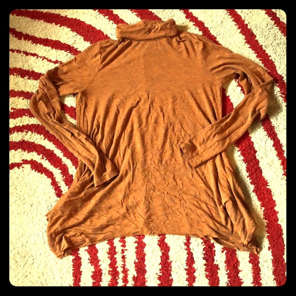FINAL CHANCE- MAKE OFFER- Super comfy turtleneck